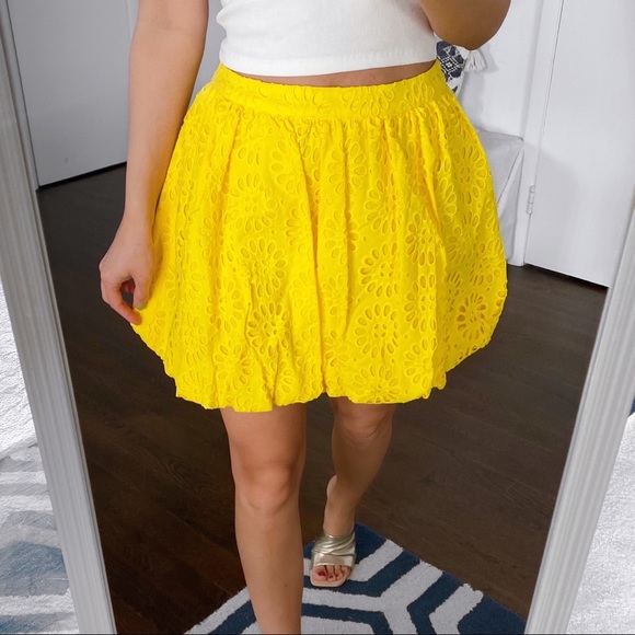 ☀️ LILLY PULITZER YELLOW EYELET HIGH WAIST MINI SKIRT! - Picture 5 of 16